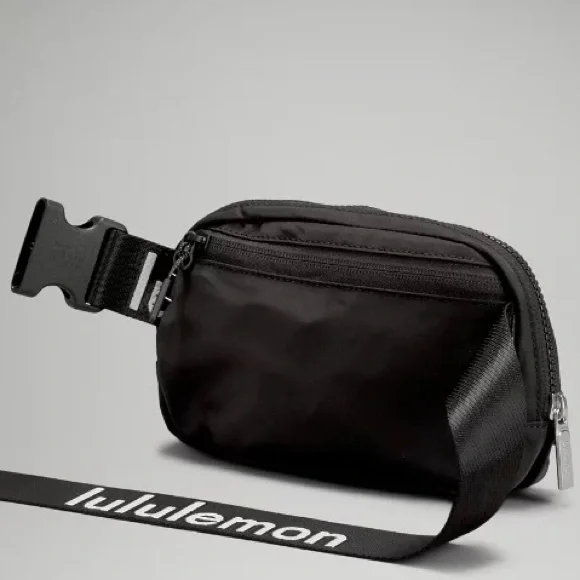 NWT Lululemon Everywhere Belt Bag, Wordmark Logo Black - Picture 3 of 6